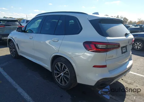 2021 BMW X5 xDrive40I z USA, uszkodzony, nr VIN 5UXCR6C03M9F88612